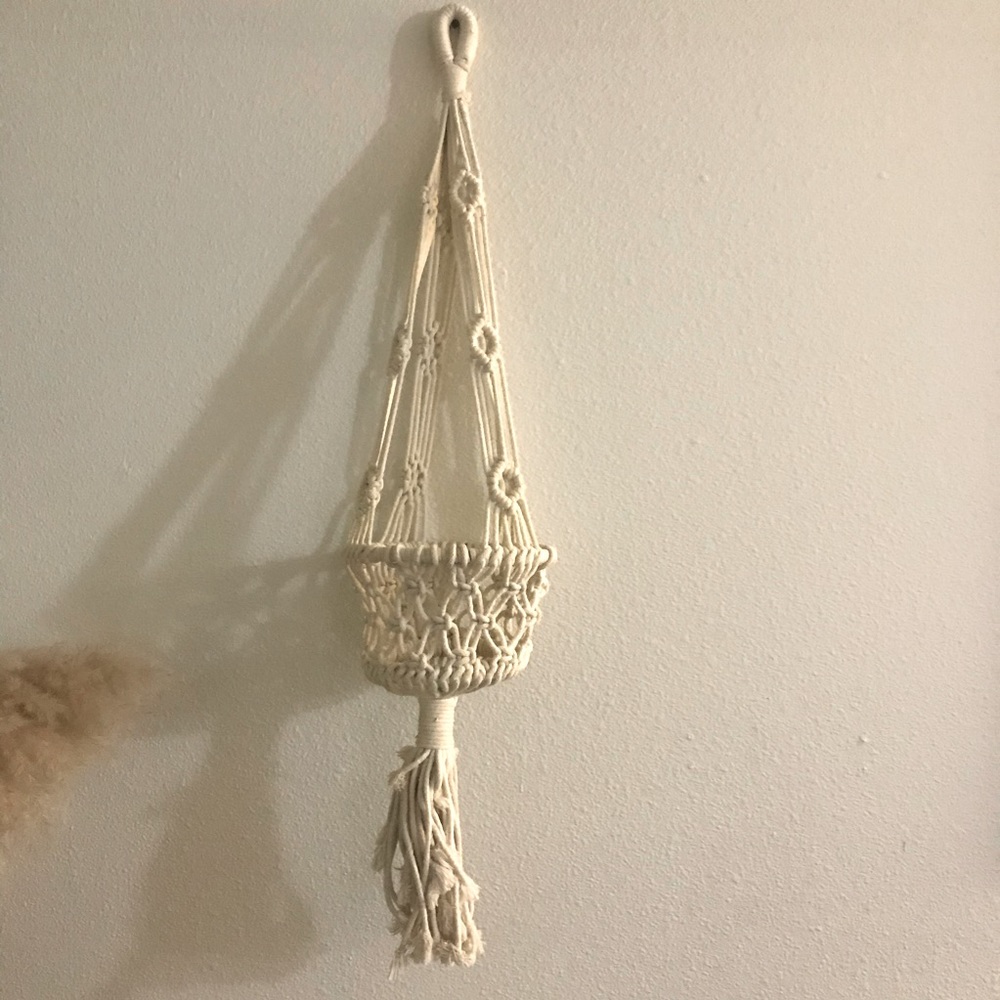 2 macrame plant hangers
